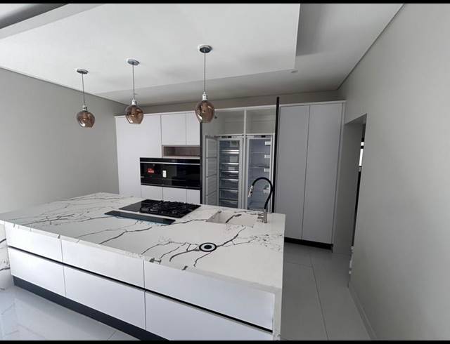 6 BEDROOM HOUSE FOR SALE IN SIX FOUNTAINS